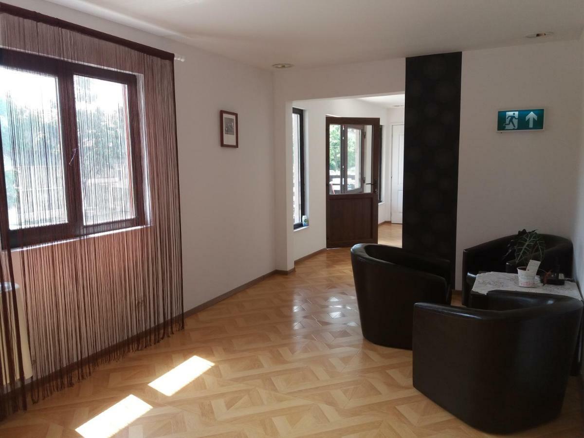 Hotel Hobby Hunedoara Dış mekan fotoğraf