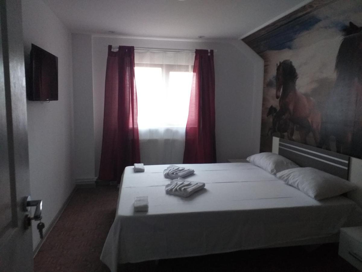 Hotel Hobby Hunedoara Dış mekan fotoğraf
